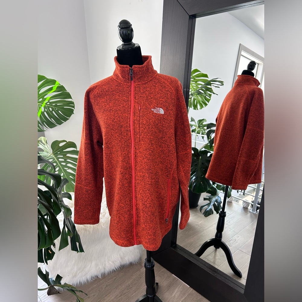 Men’s The North Face zip up sweater size XL